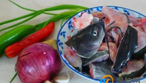 红烧鱼广东人都爱这样做，简单几步就做好，汤汁拌饭都能吃3碗饭